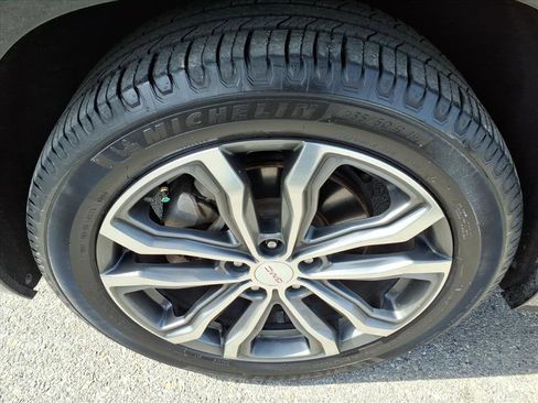 Used 2020 GMC Terrain Denali w/ Denali Premium Package FWD image 10