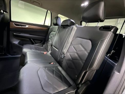 Used 2025 Volkswagen Atlas SE image 35