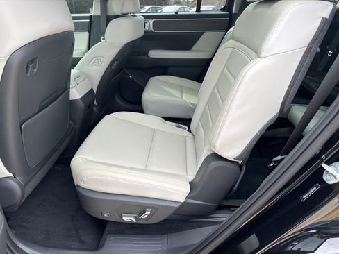 Used 2025 Hyundai Santa Fe Calligraphy image 21