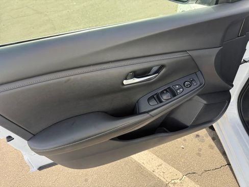 Used 2024 Nissan Sentra SV FWD image 11