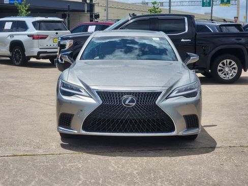 Used 2022 Lexus LS 500 w/ Accessory Package (Z2) RWD image 2