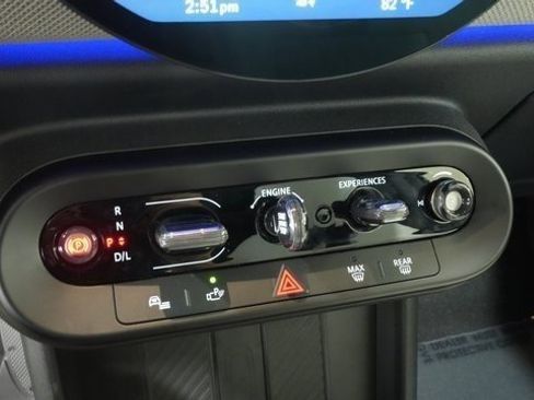 Certified 2025 MINI Cooper 2-Door Hardtop image 21