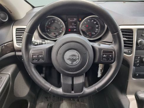 Used 2013 Jeep Grand Cherokee Laredo w/ Laredo E Group AWD/4WD image 11