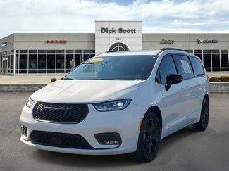 Used 2023 Chrysler Pacifica Limited w/ S Appearance Package video 2