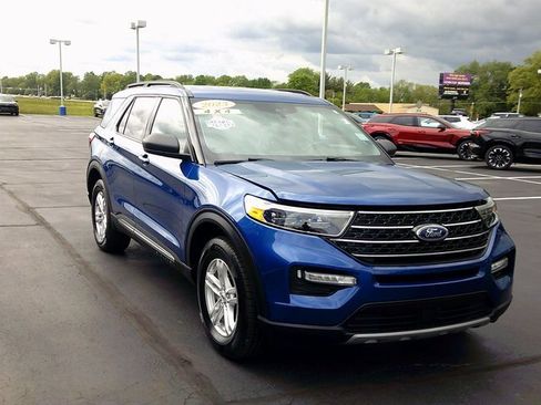 Used 2023 Ford Explorer XLT w/ Equipment Group 202A image 7