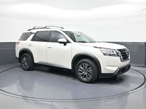 Used 2024 Nissan Pathfinder SV w/ Cargo Package FWD image 1
