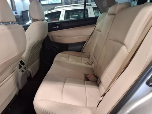 Used 2016 Subaru Outback 2.5i Limited AWD/4WD image 10