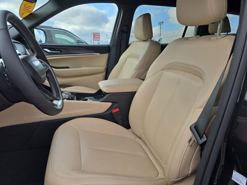 Used 2024 Jeep Grand Cherokee L Limited image 13