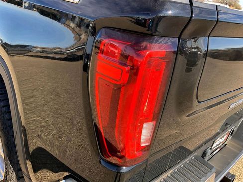 Used 2019 GMC Sierra 1500 SLT image 32