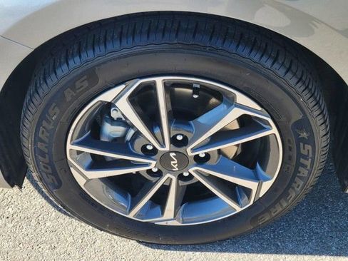 Used 2023 Kia Forte LXS image 8