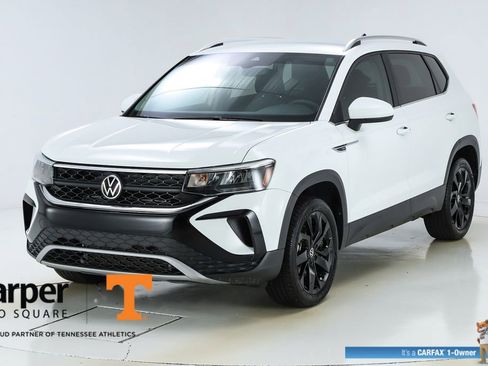 Used 2023 Volkswagen Taos SE w/ Black Wheel Package FWD image 38