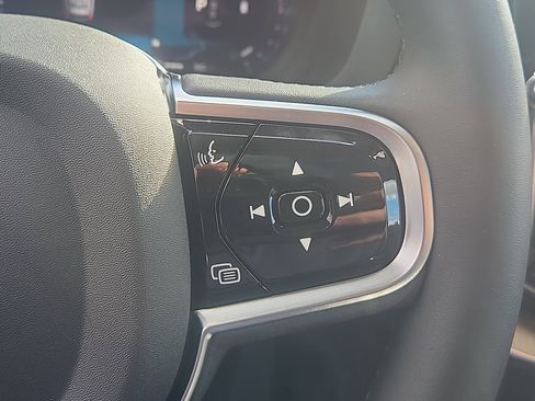 New 2026 Volvo XC60 B5 Ultra w/ Protection Package Premier image 18