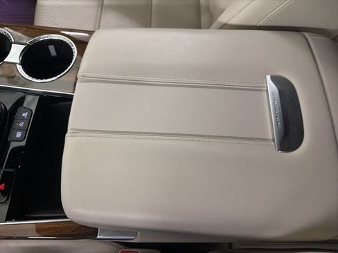 Certified 2025 Cadillac Escalade Premium Luxury Platinum w/ LPO, Radiant Package RWD image 41