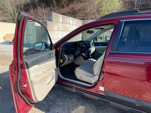 Used 2011 Subaru Outback 2.5i Premium w/ All-Weather Pkg image 4