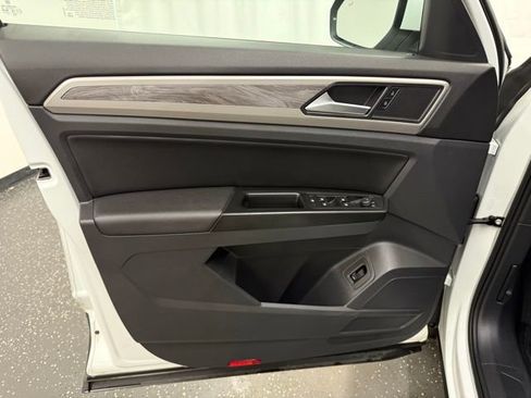 Used 2020 Volkswagen Atlas Cross Sport SE image 10