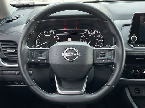 Used 2025 Nissan Rogue SV image 22