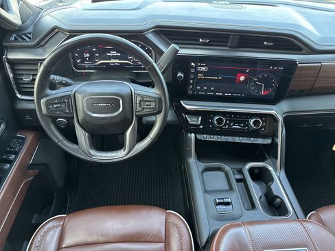 Used 2025 GMC Sierra 2500 Denali Ultimate image 18