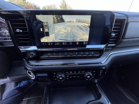 Used 2024 Chevrolet Silverado 1500 ZR2 w/ Technology Package image 16