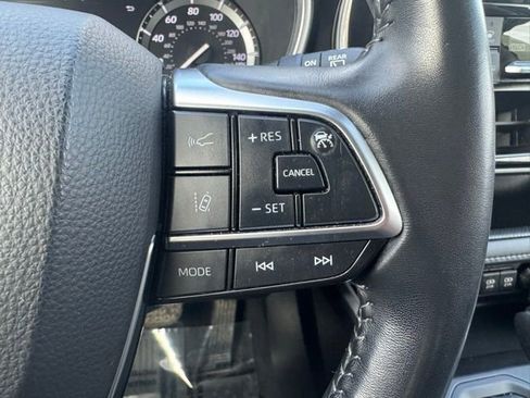 Used 2021 Toyota Highlander XLE image 13