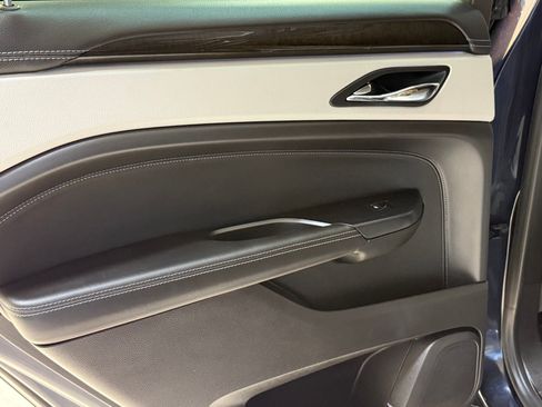 Used 2015 Cadillac SRX Performance w/ Driver Awareness Package image 38