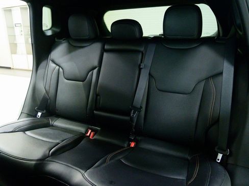 Used 2023 Jeep Compass Limited image 16