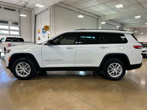 Used 2023 Jeep Grand Cherokee L Laredo image 4