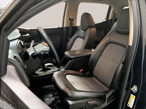 Used 2019 Chevrolet Colorado Z71 w/ Z71 Midnight Edition image 22