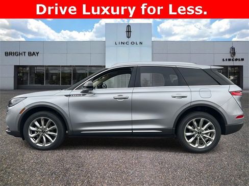 Used 2022 Lincoln Corsair AWD w/ Premium Package image 4
