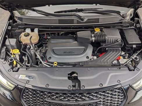 Certified 2021 Chrysler Pacifica Touring-L w/ S Appearance Package image 33