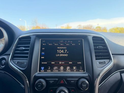 Used 2015 Jeep Grand Cherokee Limited image 13