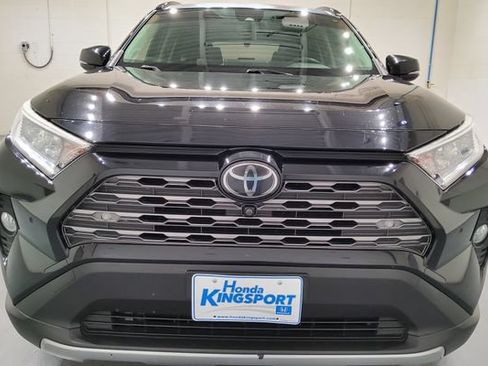 Used 2019 Toyota RAV4 Limited w/ Advanced Technology Package AWD/4WD image 3