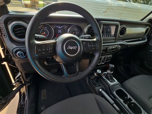 Used 2023 Jeep Gladiator Sport image 14