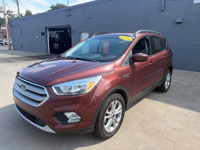 Certified 2018 Ford Escape SE w/ SE Sync 3 Package FWD image 3