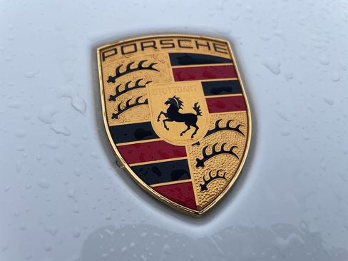 Used 2022 Porsche Macan image 32