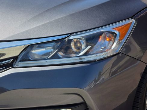 Used 2017 Honda Accord Sport image 7