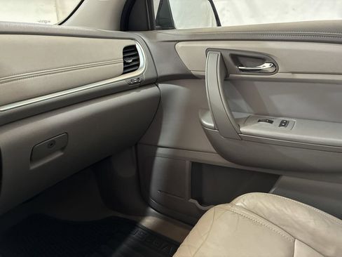 Used 2013 Chevrolet Traverse LT FWD image 26