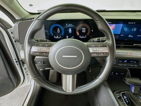 Used 2025 Hyundai Kona SEL image 9