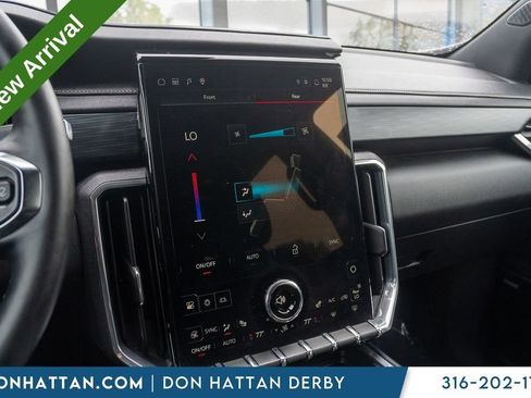 Used 2025 GMC Acadia Elevation FWD image 7