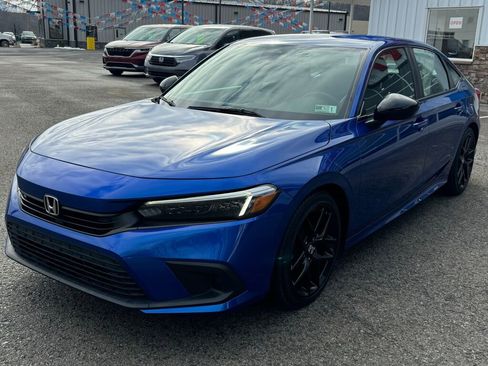 Used 2024 Honda Civic Sport image 3