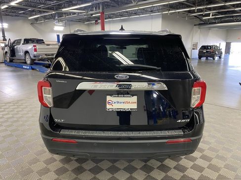 Used 2022 Ford Explorer XLT image 7