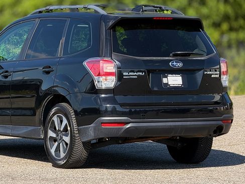 Used 2017 Subaru Forester 2.5i Premium w/ All-Weather Package image 16