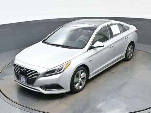 Used 2016 Hyundai Sonata Limited w/ Option Group 02 image 34