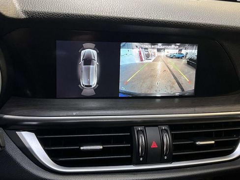 Used 2023 Alfa Romeo Stelvio Ti image 20