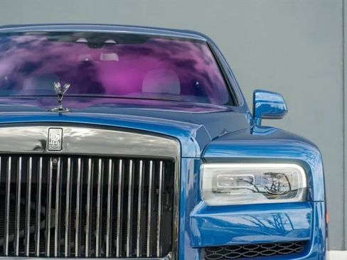 Used 2021 Rolls-Royce Cullinan Black Badge image 25