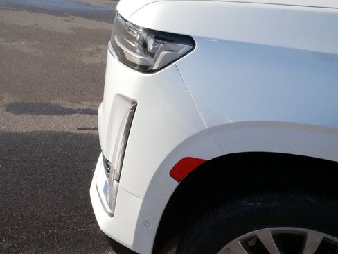 Certified 2023 Cadillac Escalade Premium Luxury image 16