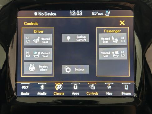 Used 2019 Jeep Cherokee Limited w/ Luxury Group AWD/4WD image 8