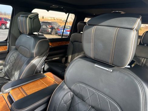 Used 2022 Jeep Grand Wagoneer Series III image 18