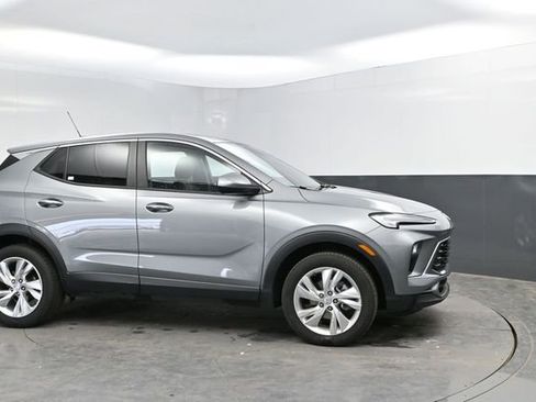 Used 2025 Buick Encore GX Preferred AWD/4WD image 3