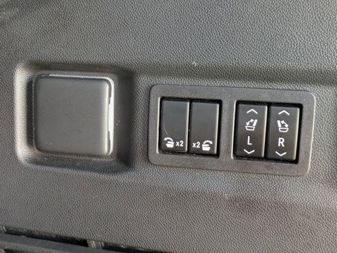 Used 2023 GMC Yukon Denali Ultimate image 14