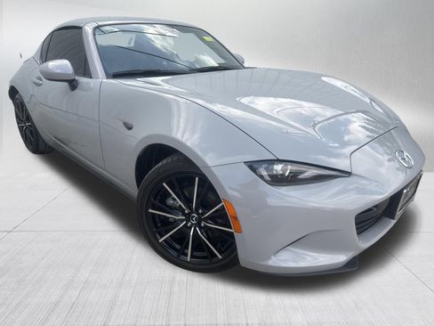 Used 2024 MAZDA MX-5 Miata RF Grand Touring image 3